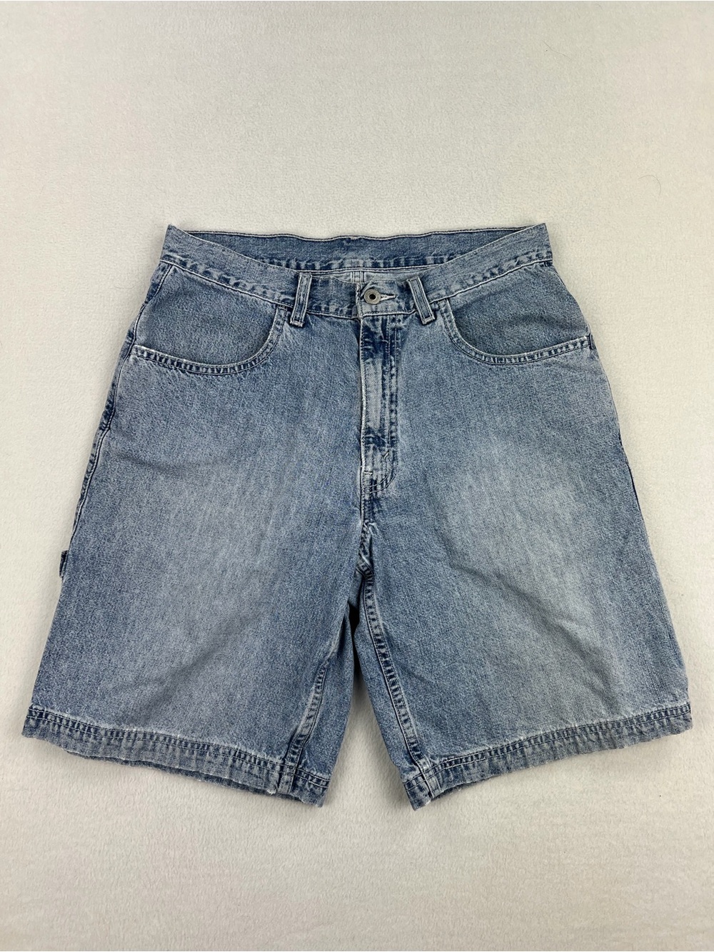 Vintage Levis Mens Classic Light Wash Denim Carpenter Shorts Workwear Size 32